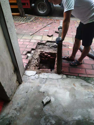 环卫车清理化粪池隔油池污水池